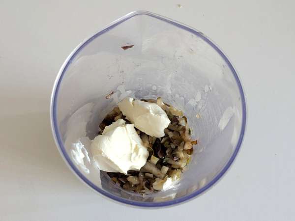 Radika, çıtır pastırma ve cevizli kremalı makarna: hızlı ve karşı konulmaz tarif - Hazırlık adım 4