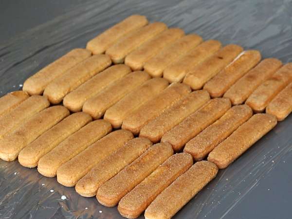 Bu kırmızı meyve kütüğünü yapmak için kalıba ihtiyacınız yok! - Hazırlık adım 3