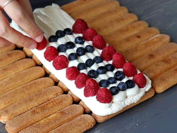 Bu kırmızı meyve kütüğünü yapmak için kalıba ihtiyacınız yok! - Hazırlık adım 5