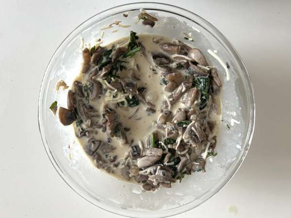 Ispanaklı ve mantarlı börek - Hazırlık adım 9