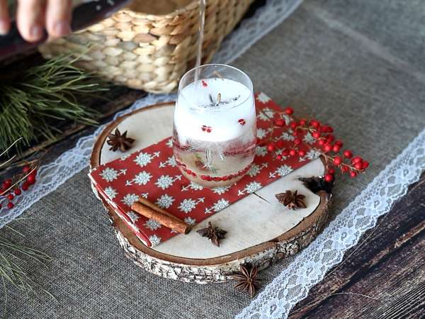 İçinde karla kaplı bir köknar ağacı bulunan kokteyl - Hazırlık adım 5