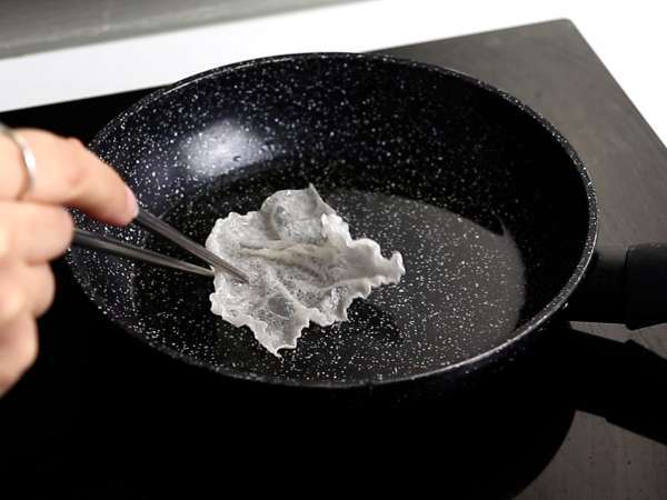 Asya tacoları: pirinç cipsinde somon tartar - Hazırlık adım 2