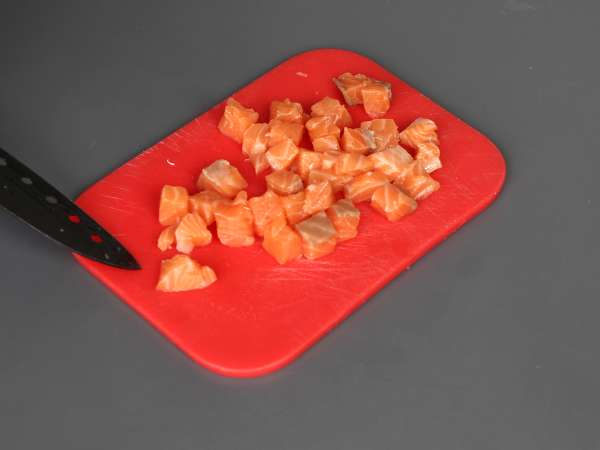 Asya tacoları: pirinç cipsinde somon tartar - Hazırlık adım 3