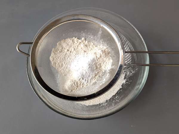 Çilek reçelli tart: klasik kısa hamurlu pasta tarifi (ayrıca kalpler) - Hazırlık adım 1