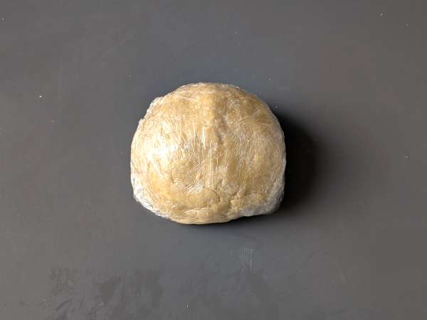 Çilek reçelli tart: klasik kısa hamurlu pasta tarifi (ayrıca kalpler) - Hazırlık adım 3