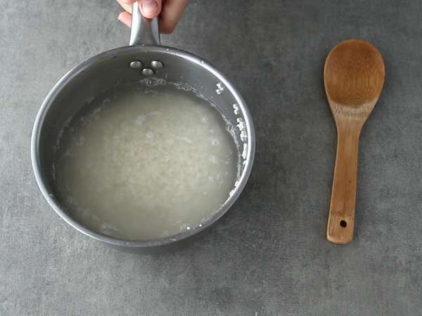 Soya sosunda korunmuş yumurta sarısı ile onigiri - Hazırlık adım 2