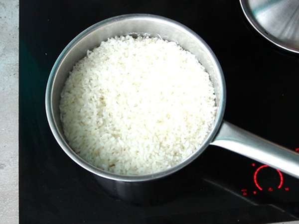 Soya sosunda korunmuş yumurta sarısı ile onigiri - Hazırlık adım 3