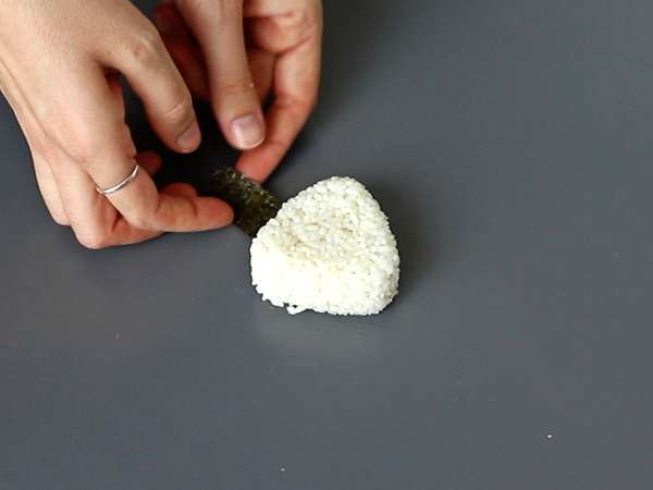 Soya sosunda korunmuş yumurta sarısı ile onigiri - Hazırlık adım 9
