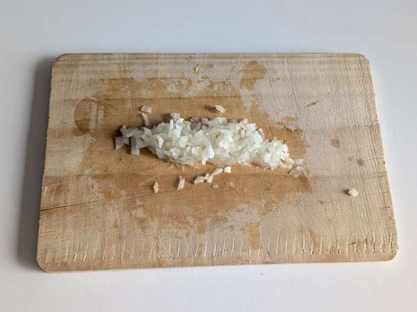 Hava fritözünde yumuşak köfte: sığır eti ile hızlı ve kolay tarif - Hazırlık adım 1