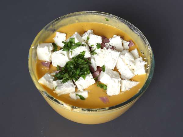 Balkabaklı tuzlu jambonlu ve beyaz peynirli brownie: geri dönüşüm çorbası için mükemmel tarif! - Hazırlık adım 2