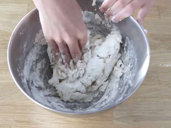 Nemli Margherita pizza - Hazırlık adım 1