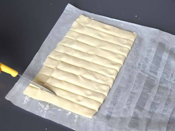 Airfryer ile pul pul peynir kıvrımları - Hazırlık adım 4