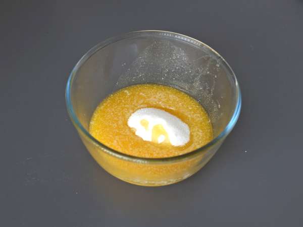 Ekstra fondanlı baş aşağı muzlu kek - Hazırlık adım 3