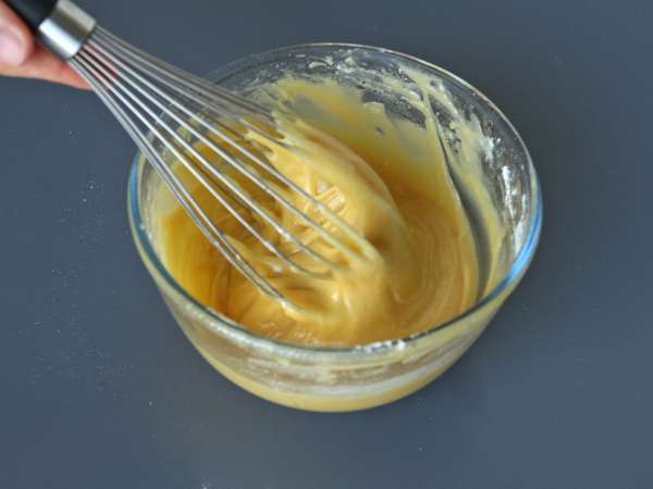 Ekstra fondanlı baş aşağı muzlu kek - Hazırlık adım 5