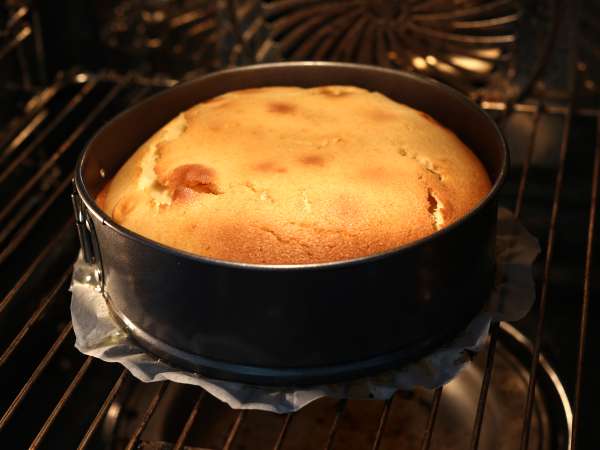 Ekstra fondanlı baş aşağı muzlu kek - Hazırlık adım 8