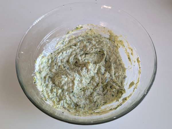 Ricotta, kabak ve limon ile doldurulmuş Conchiglioni: kremsi ve fırında graten - Hazırlık adım 5