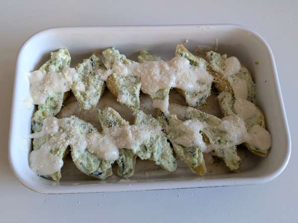 Ricotta, kabak ve limon ile doldurulmuş Conchiglioni: kremsi ve fırında graten - Hazırlık adım 8