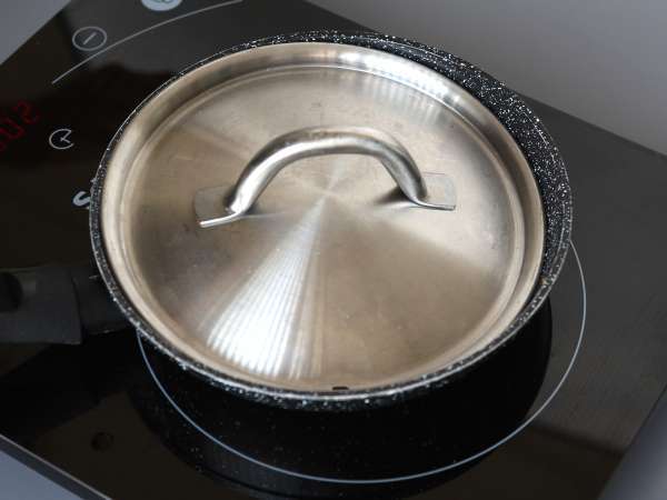 Ballı ve mozzarellalı kızarmış yumurta, tatlı, tuzlu ve baharatlı ekspres kahvaltı! - Hazırlık adım 3