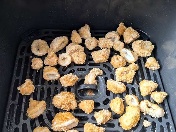 Hava fritözünde kalamar halkaları çıtır ve hafif - Hazırlık adım 7