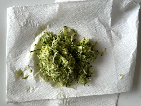 Ultra nemli antep fıstıklı, misket limonlu ve kabaklı kek - Hazırlık adım 1