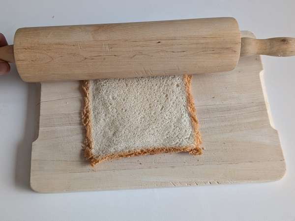 Mozzarella, çeri domates ve siyah zeytinli ekmek sepetleri - Hazırlık adım 2