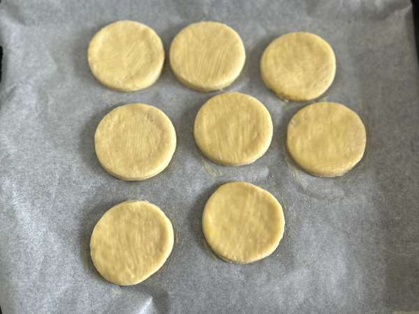 Çilekli kurabiye, asla başarısız olmayan Amerikan çilek kremalı kurabiye - Hazırlık adım 5