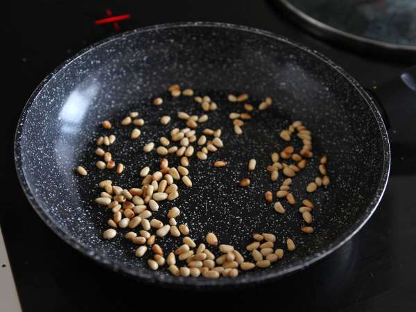 Somon ve kabaklı orzo makarna salatası - Hazırlık adım 6