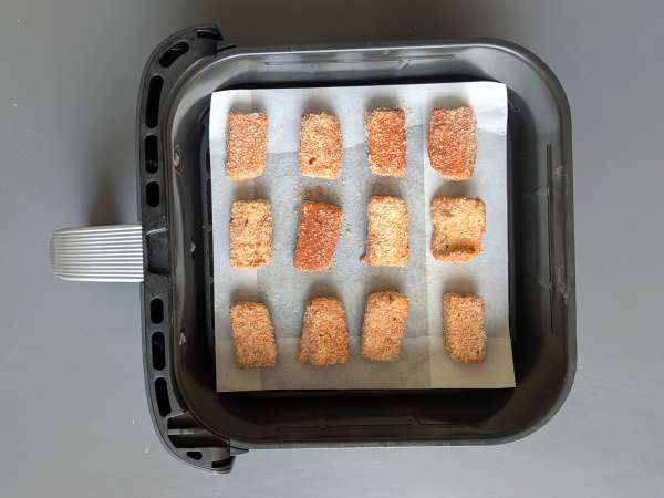 Hava fritözünde pişirilmiş çıtır tofu parçaları ve Tay usulü yeşil fasulye - Hazırlık adım 5