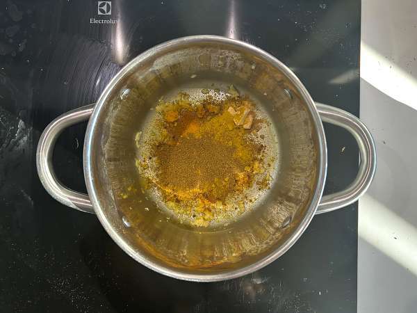 Kokos sütlü kırmızı mercimek köri: Kolay ve kremsi bir tarif - Hazırlık adım 3