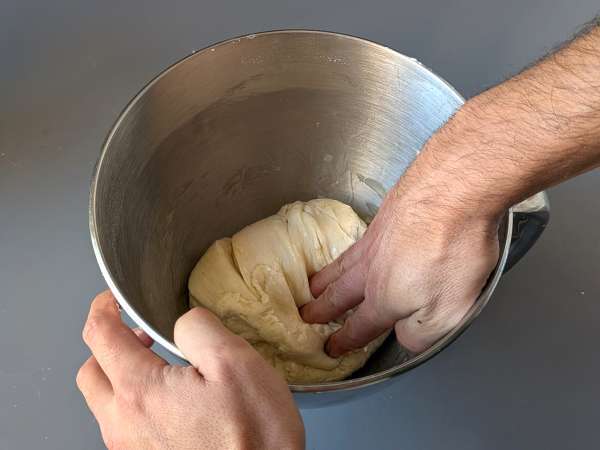 Soğanlı ve biberiyeli rustik focaccia - Hazırlık adım 5