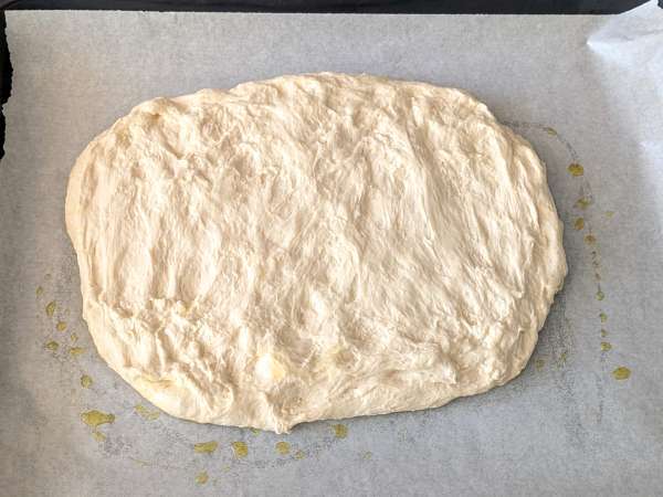 Soğanlı ve biberiyeli rustik focaccia - Hazırlık adım 8