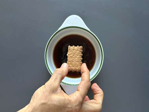 Mascarpone ve yumurta kullanmadan ipeksi tofu ile tiramisu - Hazırlık adım 3