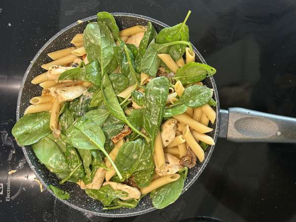 Marry Me Chicken Pasta: tavuk, kurutulmuş domates ve parmesan peynirli kremalı makarna - Hazırlık adım 11