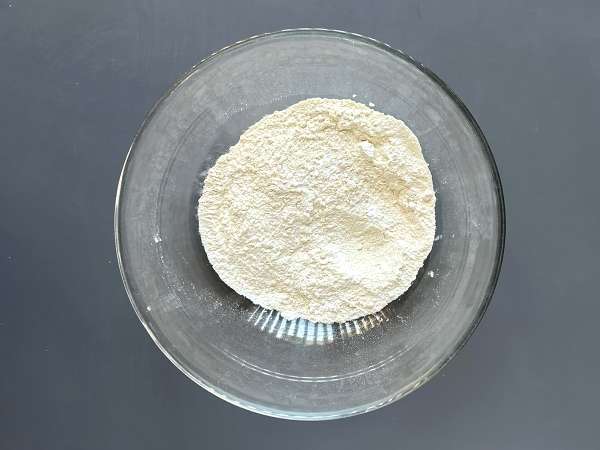 Lor Peynirli Pizza - Hazırlık adım 1