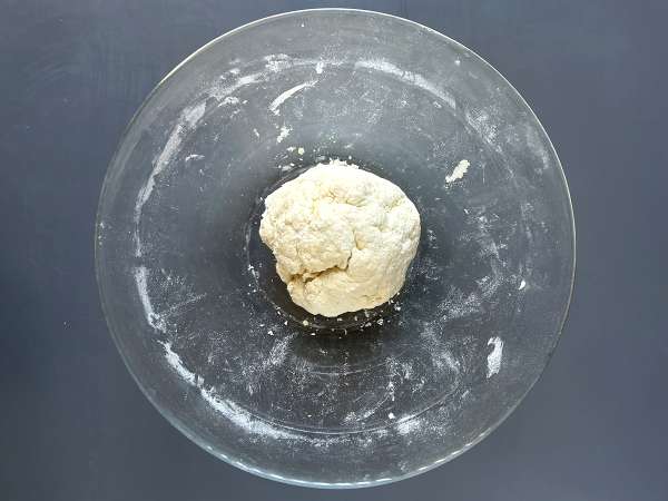 Lor Peynirli Pizza - Hazırlık adım 3