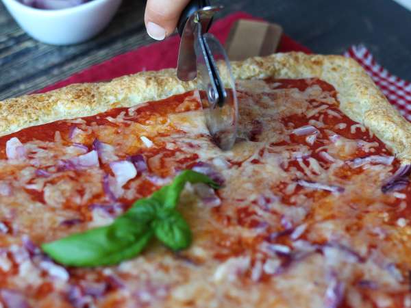 Lor Peynirli Pizza - Hazırlık adım 7