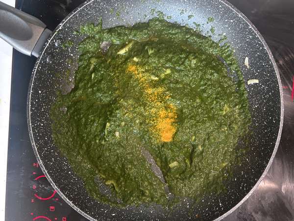 Palak tofu: tofu ve ıspanaklı Hint körisi - Hazırlık adım 8
