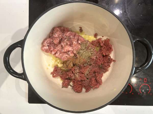 Etli, ricotta ve parmesanlı lazanya çorbası - Hazırlık adım 2