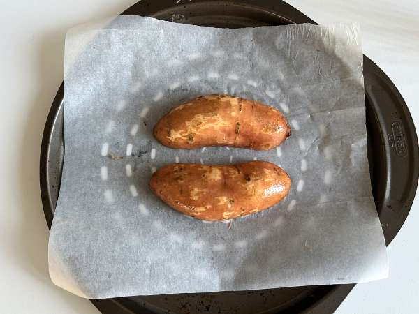 Yumurta, feta peyniri, bal ve cevizli fırında tatlı patates - Hazırlık adım 1