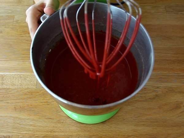 Cadılar Bayramı'na özel Red Velvet kek! - Hazırlık adım 4
