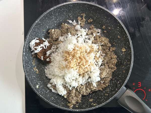 Mantar, pirinç ve miso ile doldurulmuş vejetaryen lahana dolması - Hazırlık adım 5