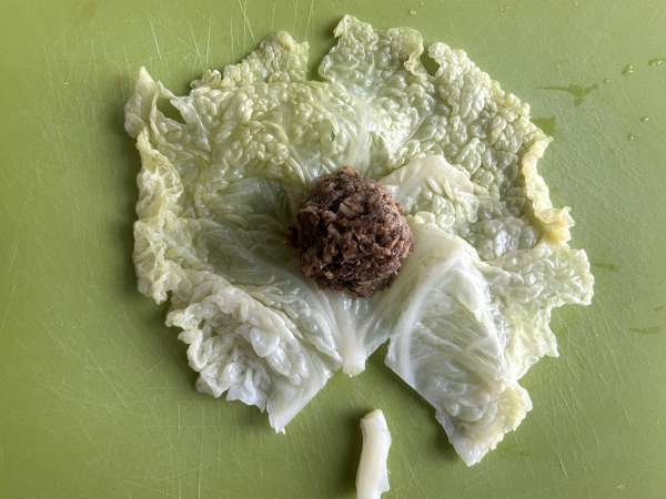 Mantar, pirinç ve miso ile doldurulmuş vejetaryen lahana dolması - Hazırlık adım 6