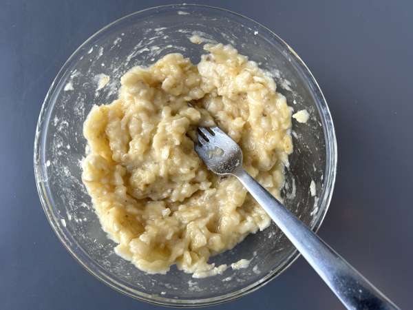 Miso, ceviz ve çikolatalı vegan muzlu kek - Hazırlık adım 2