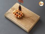 Meyveli, çikolatalı ve krem şantili waffle - Hazırlık adım 3