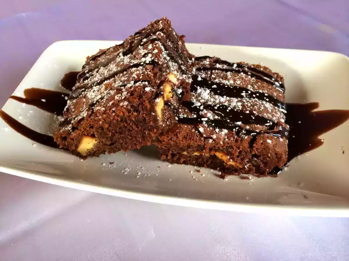 3 çeşit çikolatadan yapılan Brownie- Vanilla & Rococo'nun tarifi