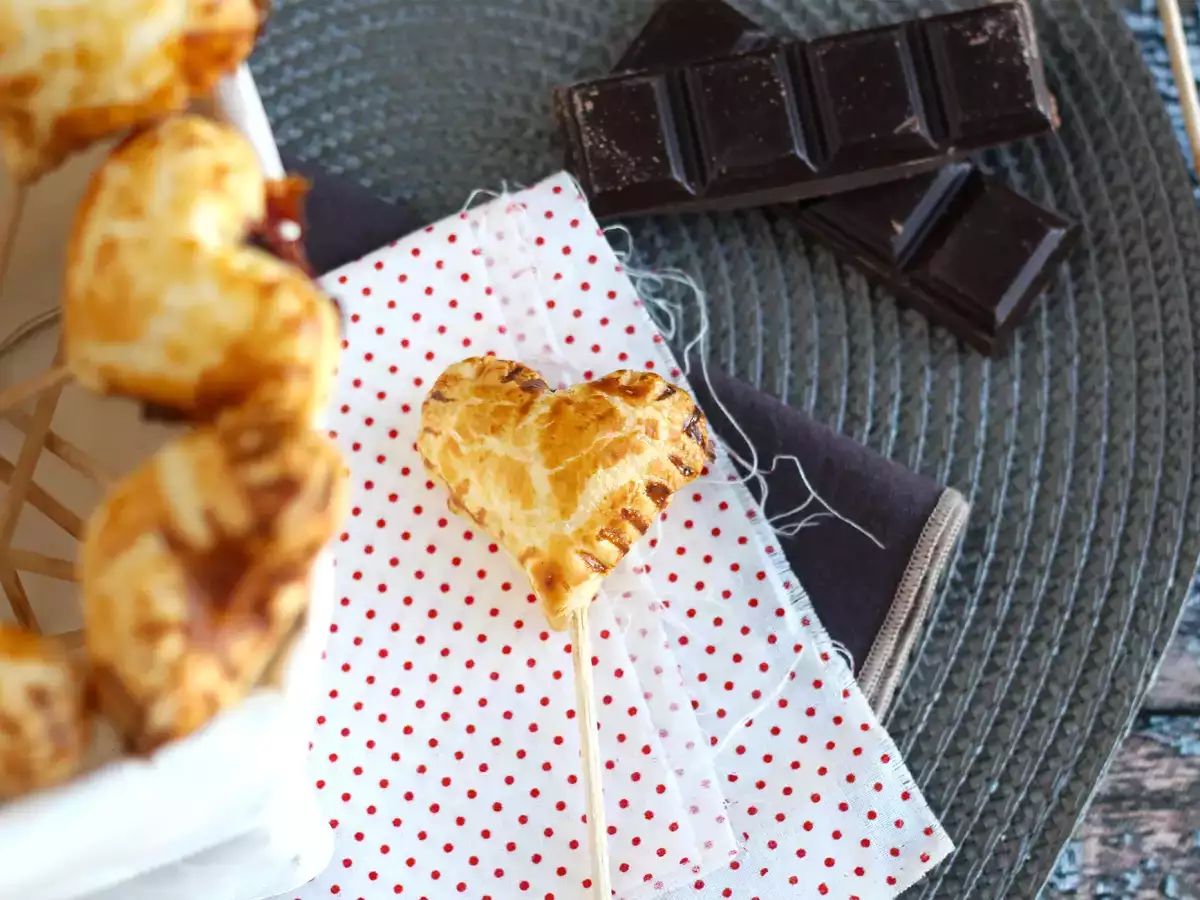 Ahududu ve çikolatalı turta pops ile ekstra çıtır milföy kalpleri - fotoğraf 2