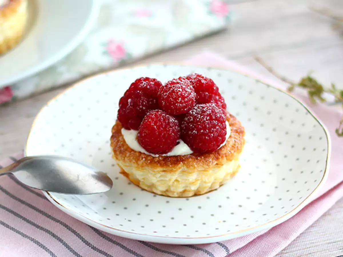 Ahududu ve mascarpone vol au vents