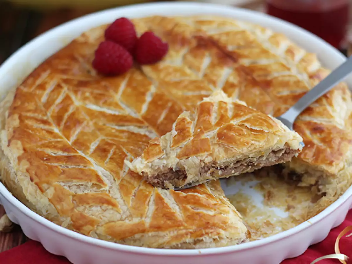 Ahududulu ve Antep Fıstıklı Frangipanlı Galette des Rois - fotoğraf 5