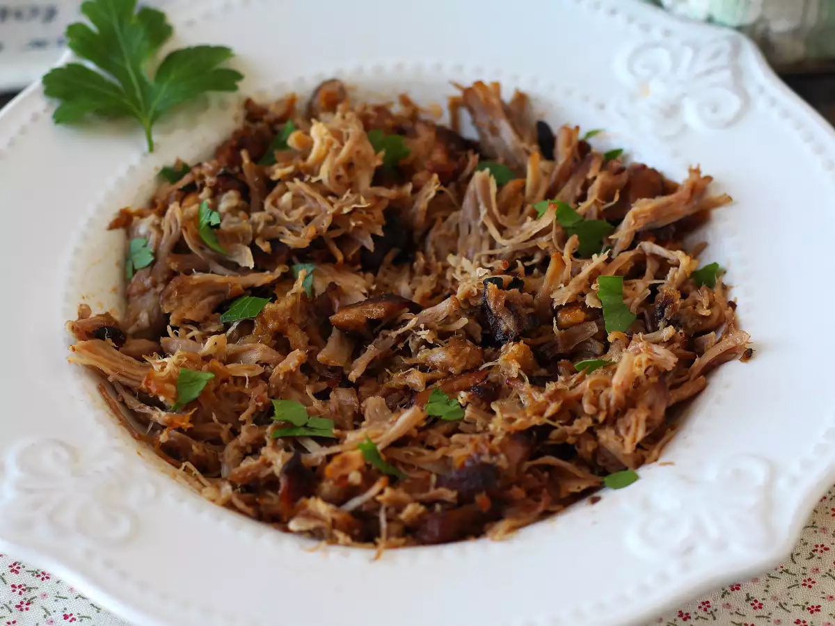 Air fryer’da didiklenmiş domuz eti (Pulled pork)