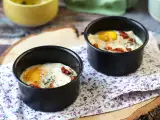 Air Fryer'da Keçi Peynirli ve Kuru Domatesli Güveçte Yumurta, fotoğraf 2